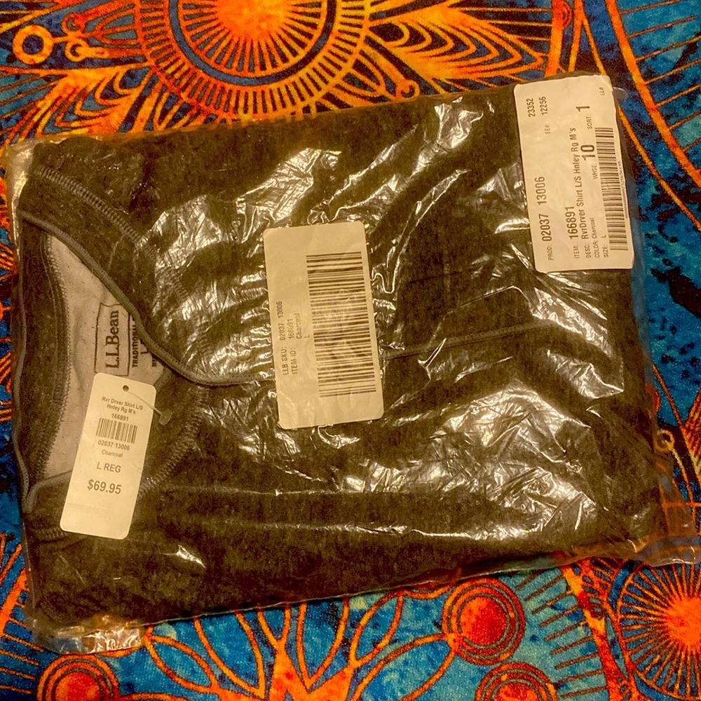 L L Bean Charcoal Grey traditional fit Hnley size Large NIP
